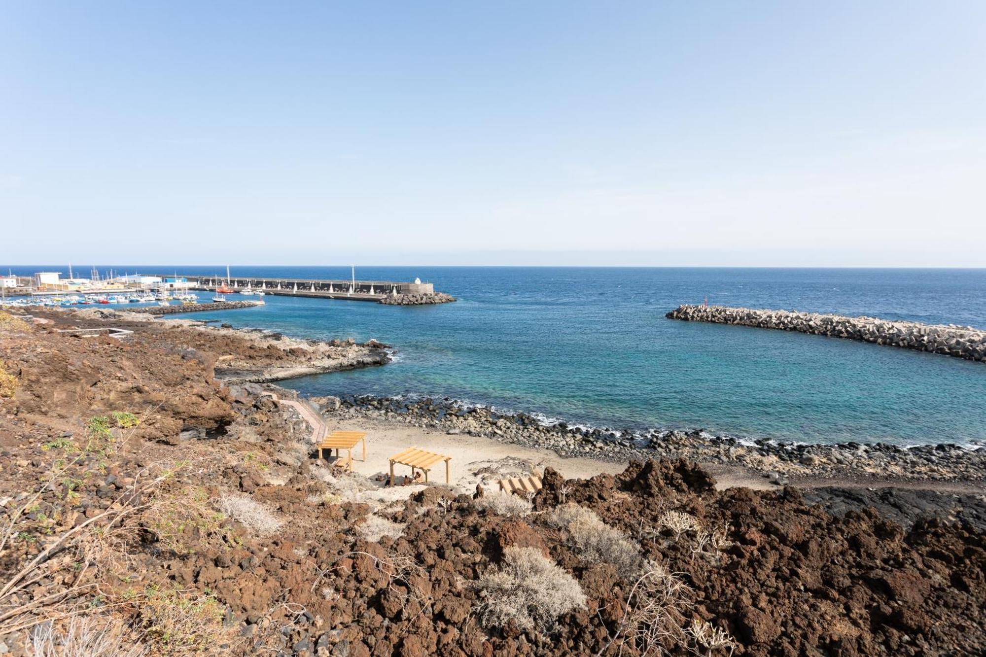 Cozy Rustic House & Terrace, El Pinar Hébergement de vacances