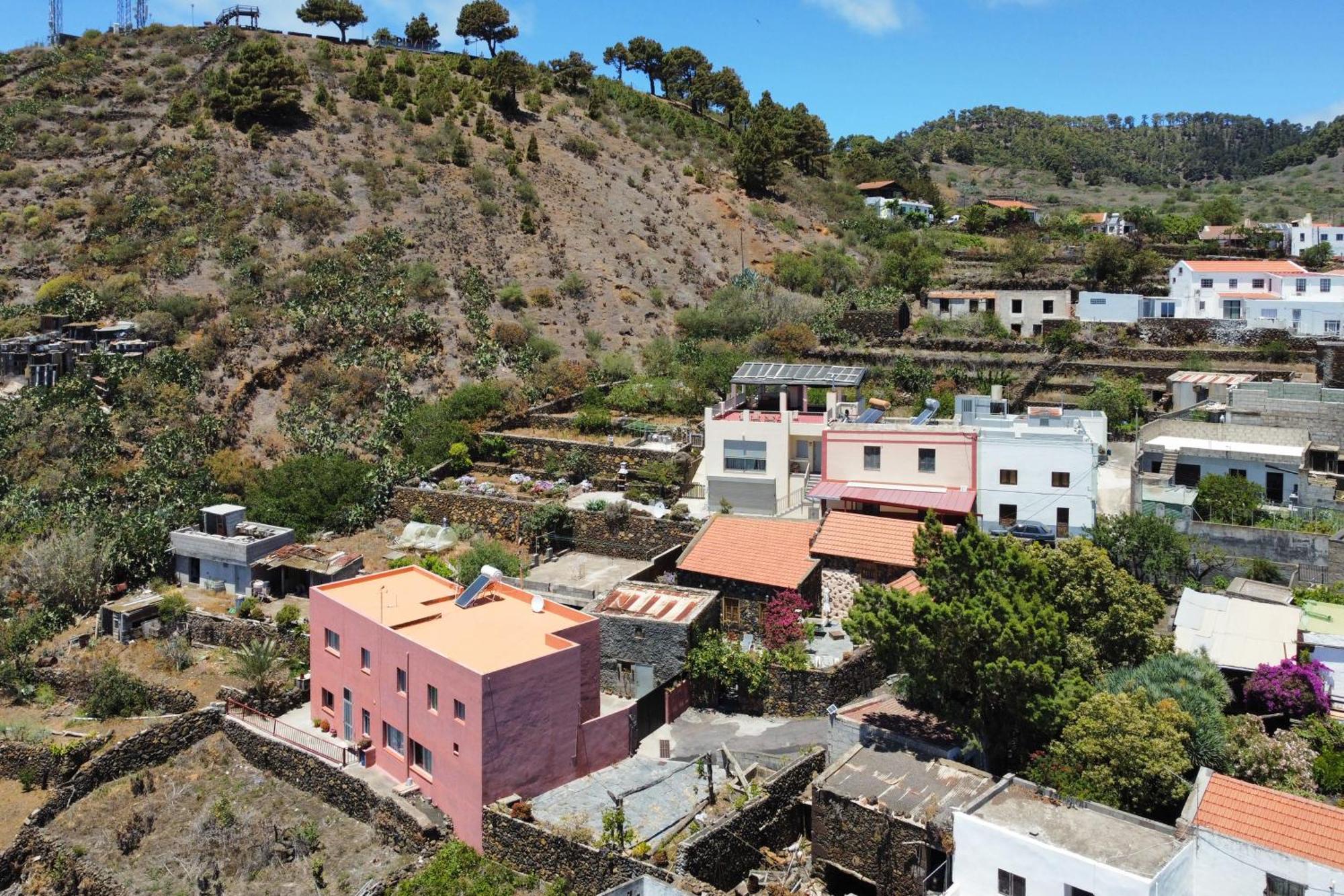 Cozy Rustic House & Terrace, El Pinar Hébergement de vacances Taibique