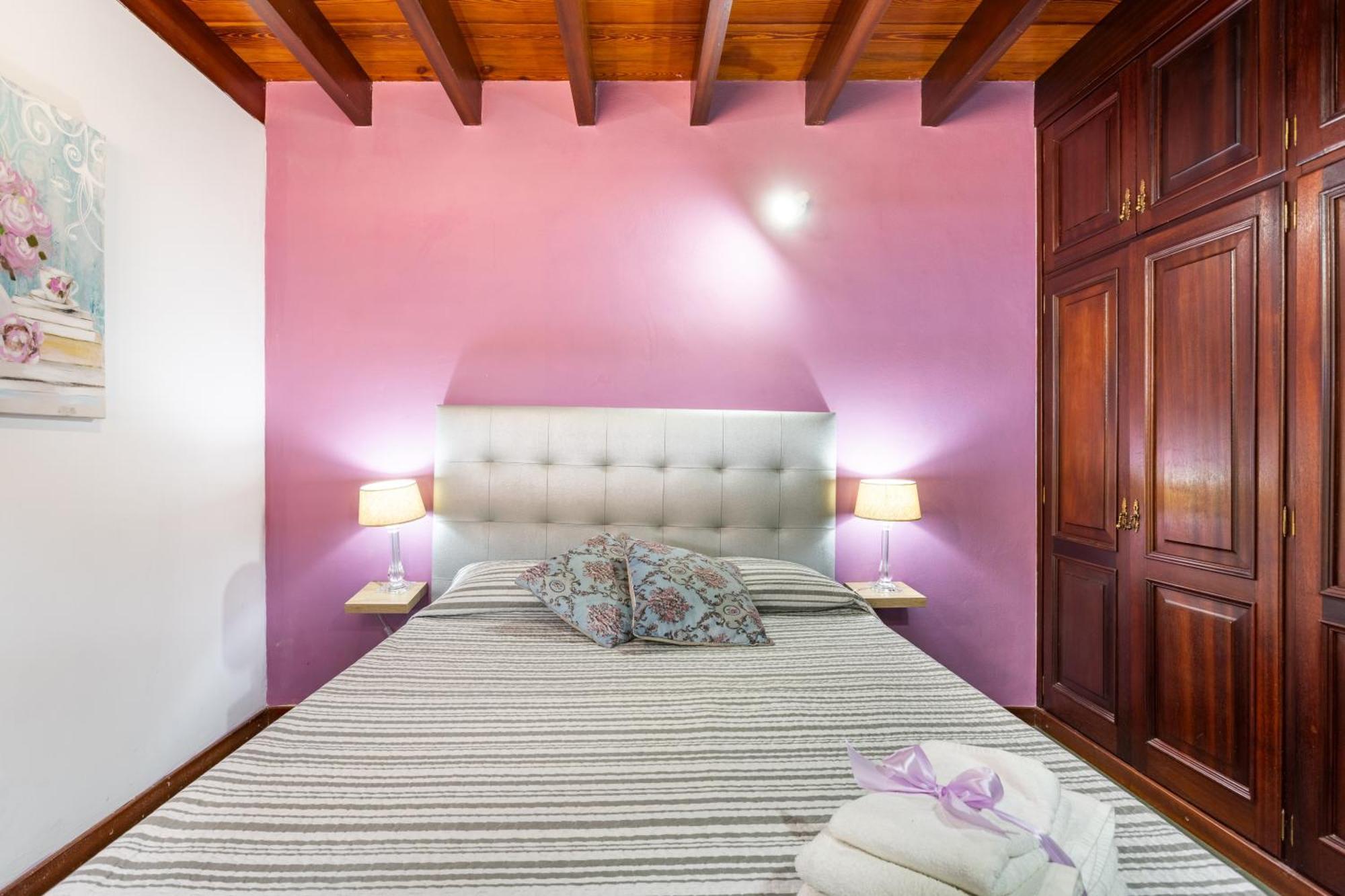 Cozy Rustic House & Terrace, El Pinar Holiday home