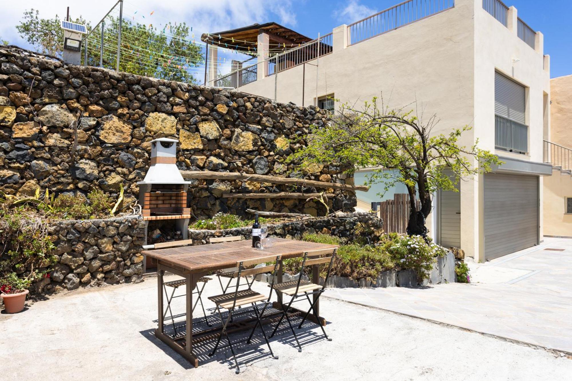 Cozy Rustic House & Terrace, El Pinar * Taibique